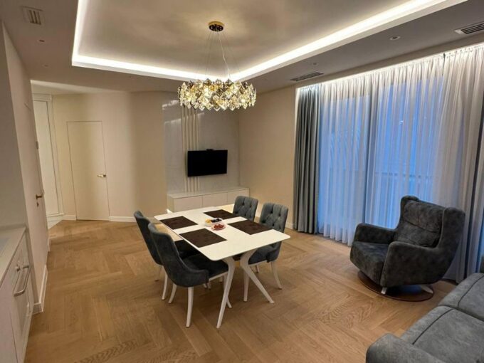 Кухня и гостиная в квартире 110 м² в Bellevue Residence Hilton
