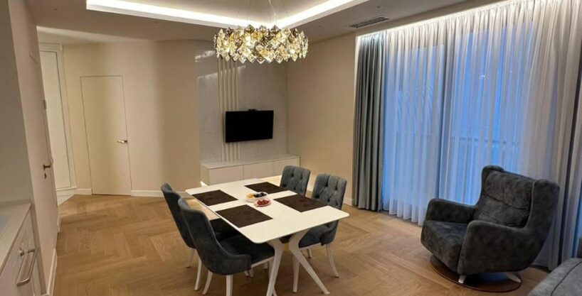 Кухня и гостиная в квартире 110 м² в Bellevue Residence Hilton