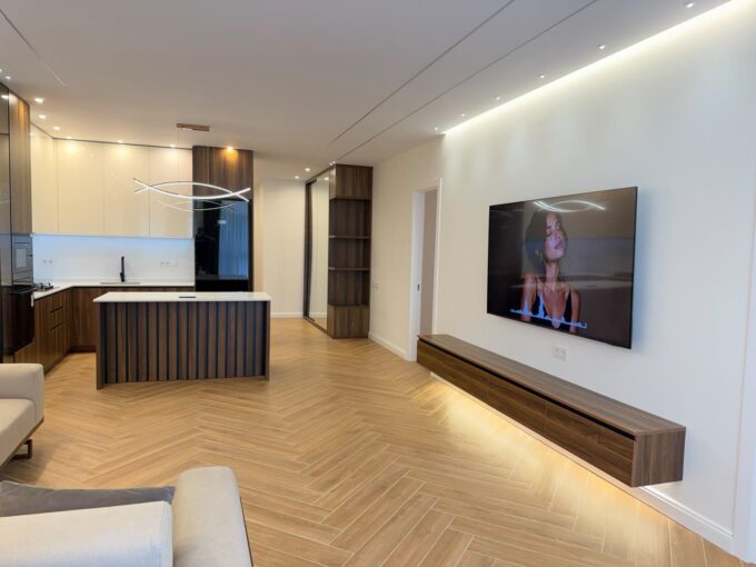 Интерьер светлой 3-комнатной квартиры 95 м² в Mega City