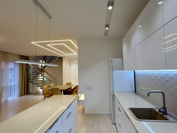 Кухня в квартире 1+1 Palm Residence в Батуми