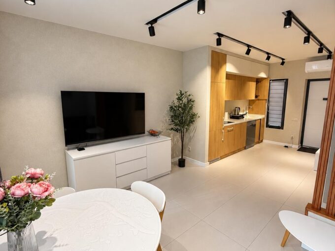 Общая зона трехуровневого таунхауса Polo Villas Parklane в Батуми