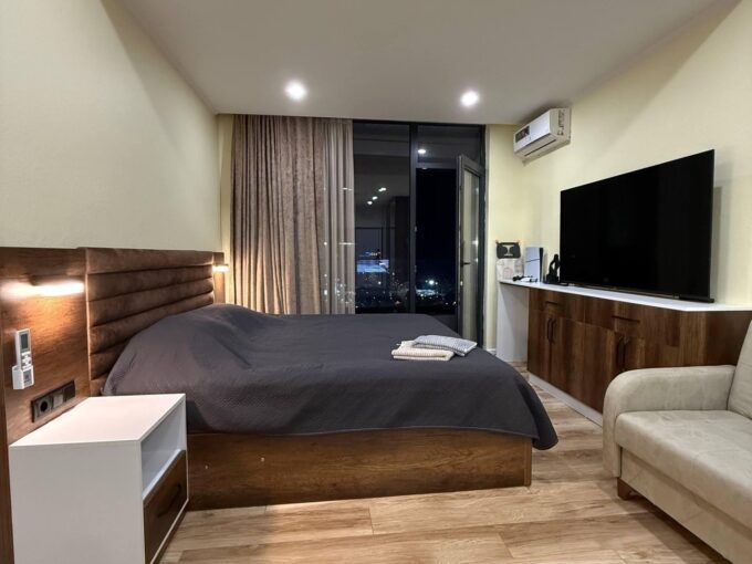 Продажа квартиры в Батуми — Solis Residence, 37,8 м², море - кровать