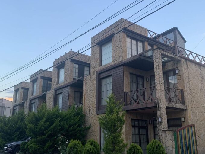 Таунхаус в Батуми район Аэропорт — фасад дома 220 м²