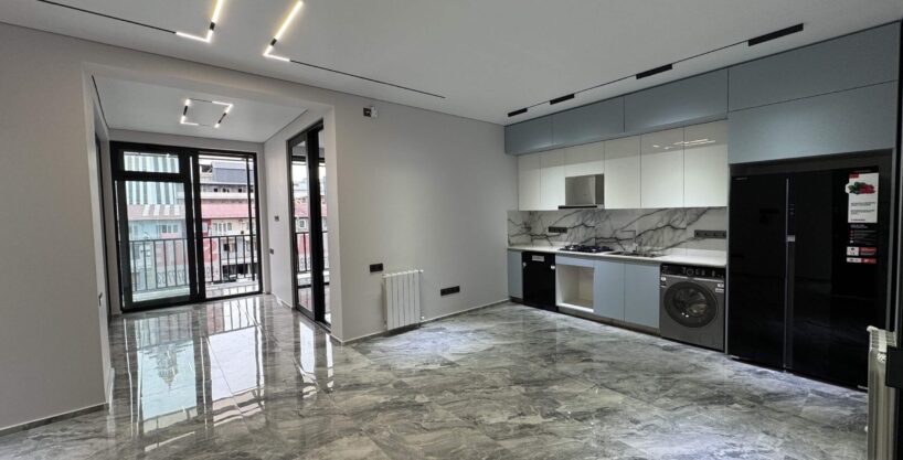 Кухня-гостиная в квартире 78,3 м² на улице Мемеда Абашидзе